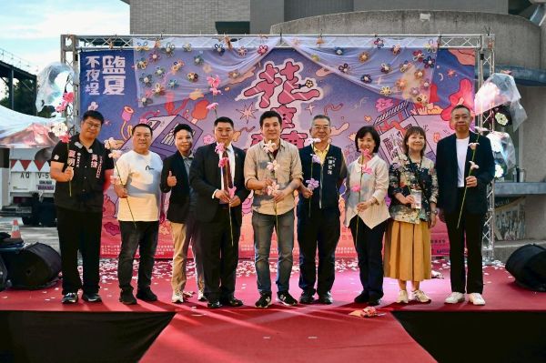 中山大學《鹽夏不夜埕》登場　夜間藝術展「花轟」點亮城市1